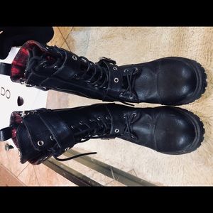Combat Plaid Boots